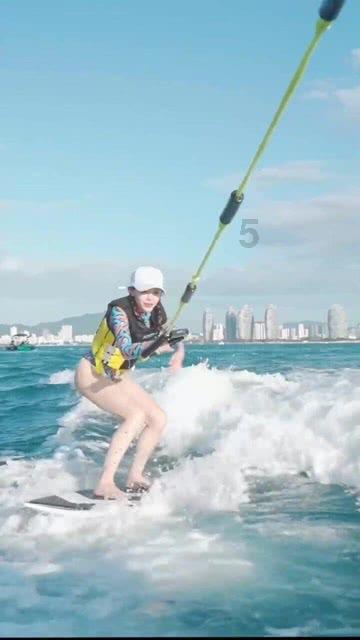 逃出白海豹洞