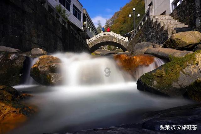 逃离春雨下的房子